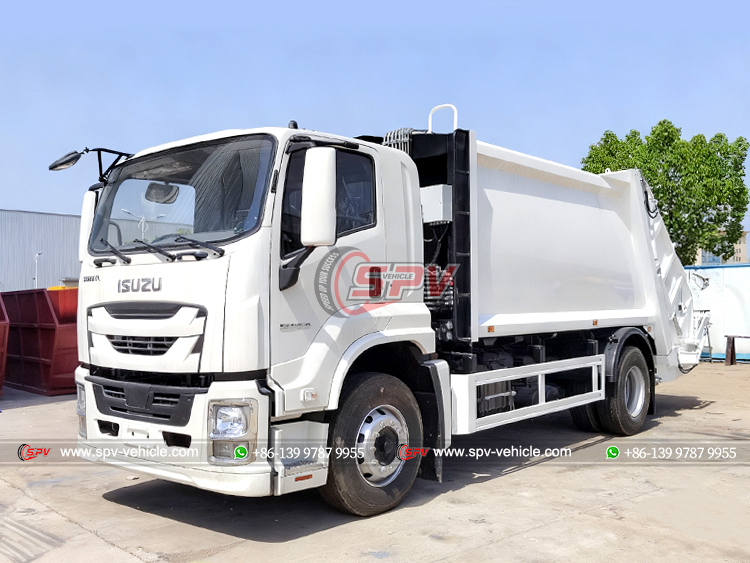 ISUZU GIGA Waste Management Truck - Front Left Side